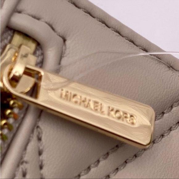 New Michael Kors Large Trifold Wallet Light Sand - Picture 10 of 12